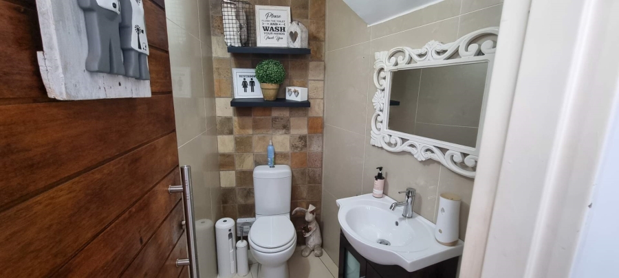 4 Bedroom Property for Sale in Dan Pienaar Free State